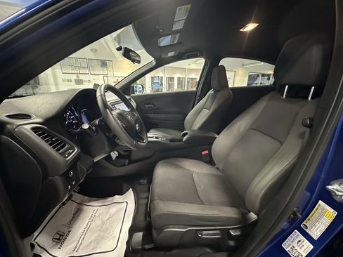 Used 2021 Honda HR-V Sport image 8