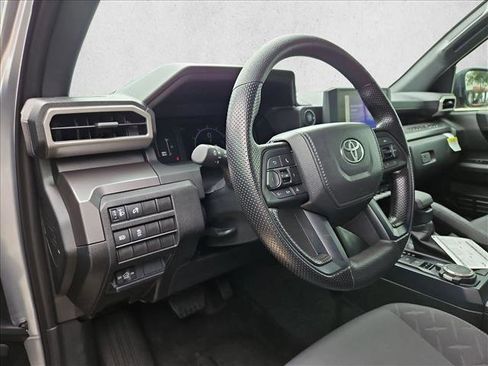 Used 2025 Toyota Tacoma SR5 AWD/4WD image 10