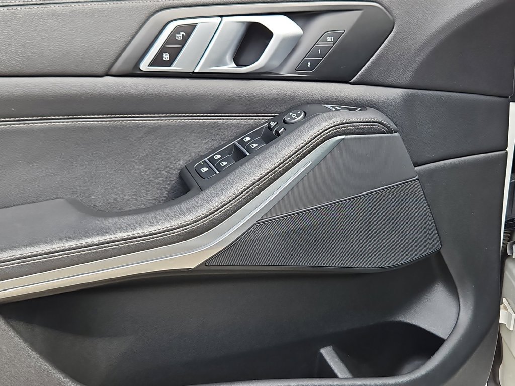 Used 2019 BMW X5 xDrive40i w/ Premium Package 2 AWD/4WD image 11