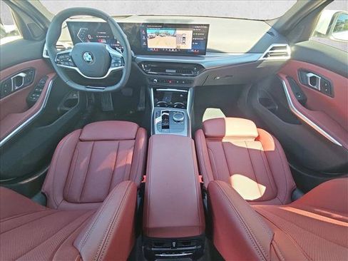 Used 2025 BMW 330i xDrive Sedan AWD/4WD image 17