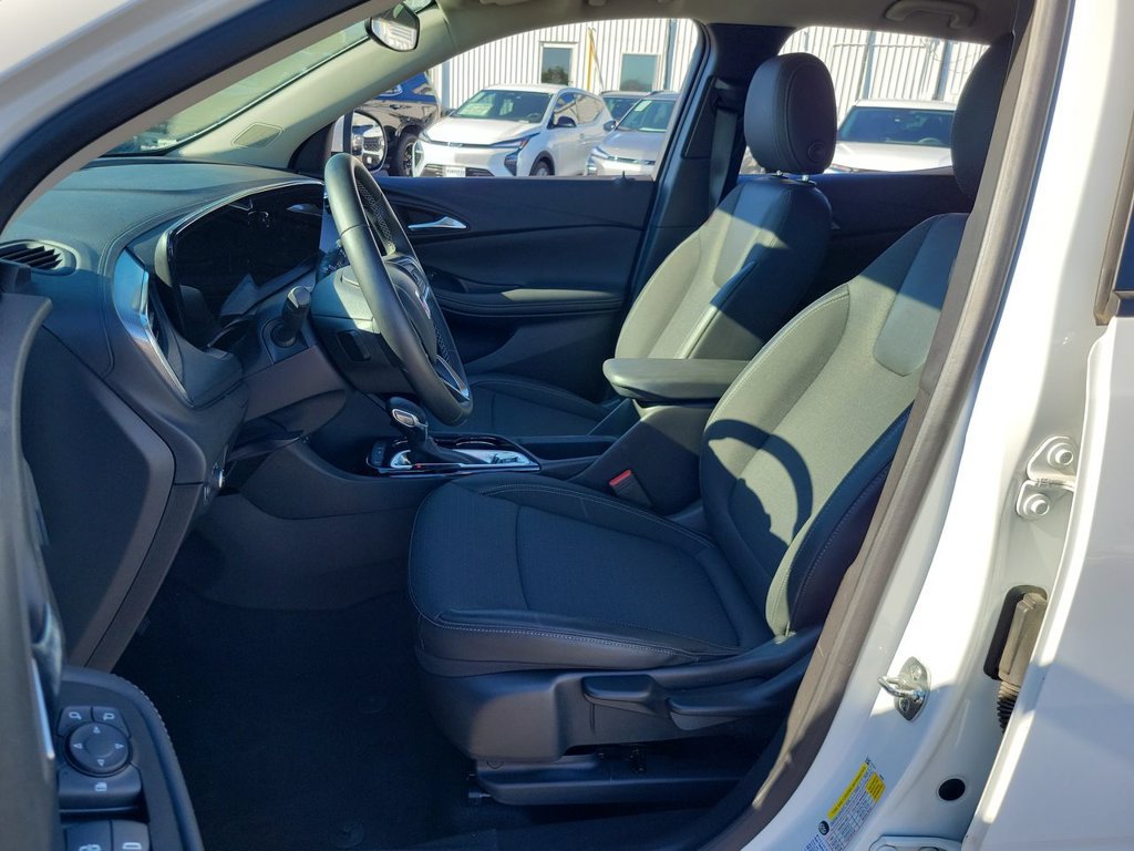 Used 2025 Buick Encore GX Preferred FWD image 18