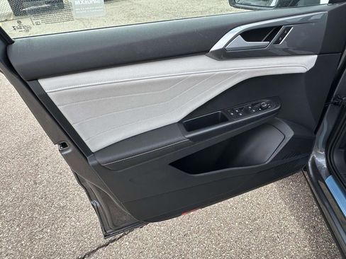 New 2026 Volkswagen Taos SEL AWD/4WD image 11