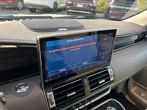 Certified 2024 Lincoln Navigator Black Label image 19