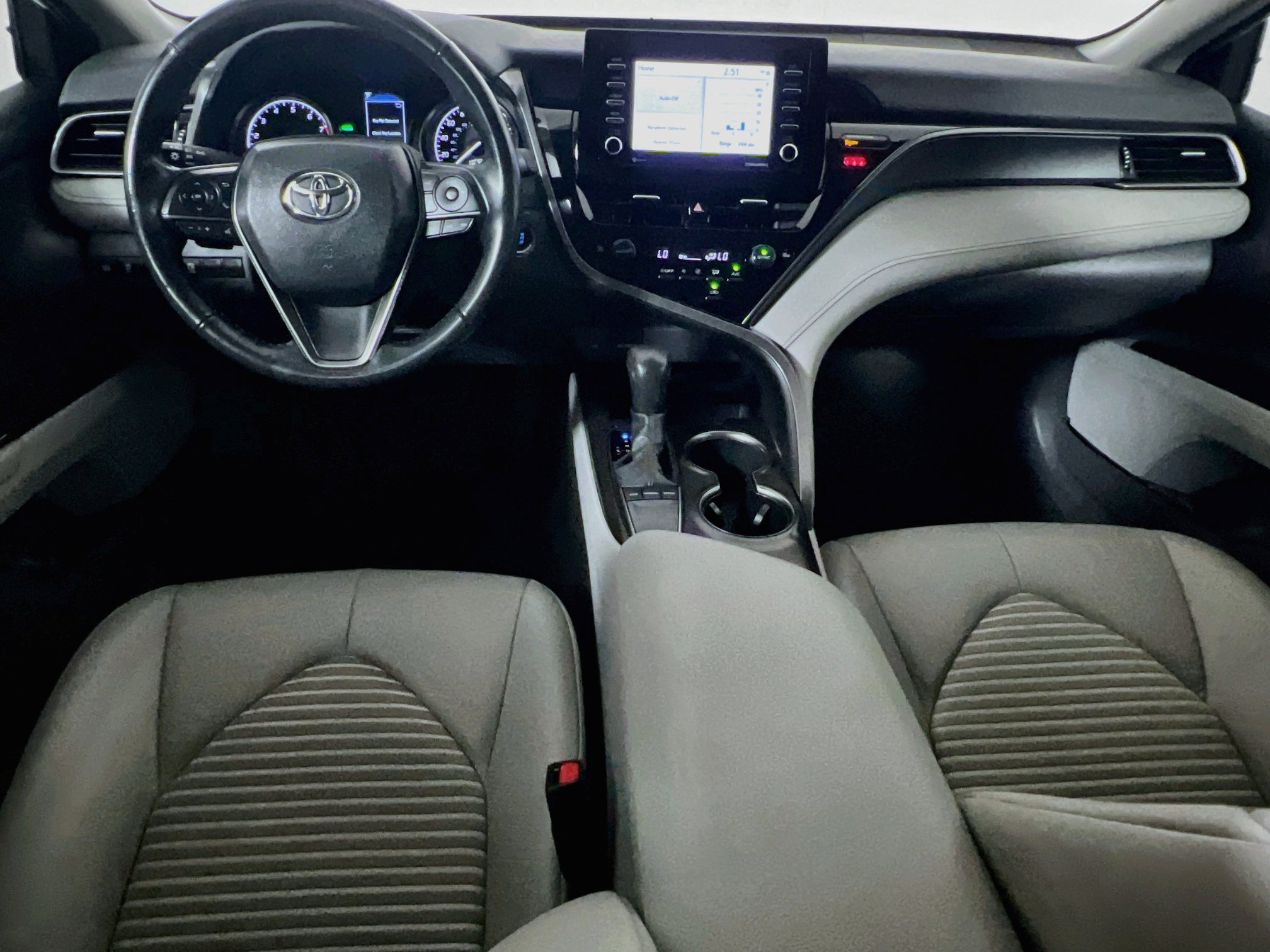 Used 2024 Toyota Camry SE w/ Convenience Package FWD image 29