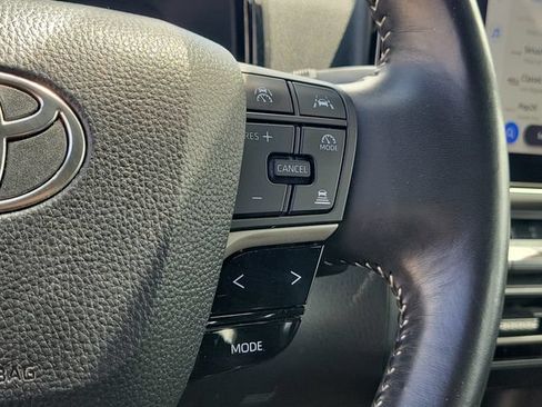 Used 2025 Toyota Camry SE FWD image 24