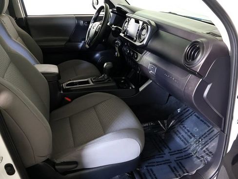 Used 2023 Toyota Tacoma SR AWD/4WD image 31