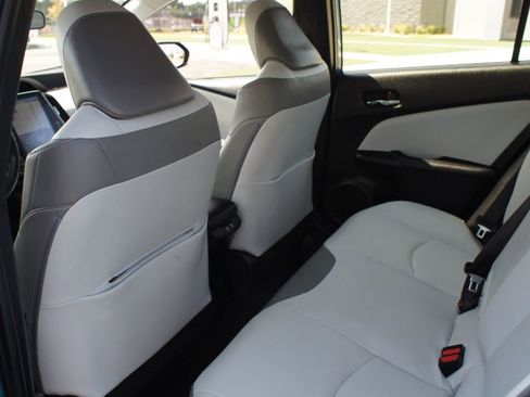 Used 2021 Toyota Prius Prime XLE image 15