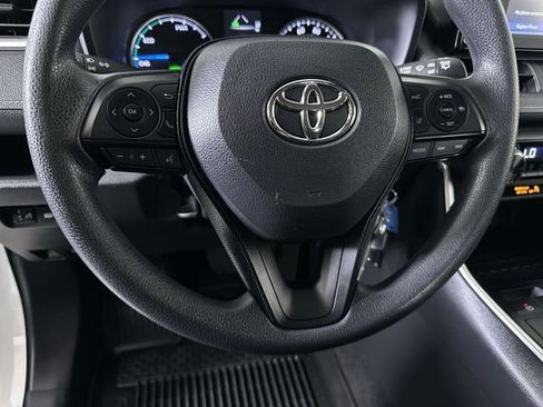 Used 2022 Toyota RAV4 LE AWD/4WD image 11
