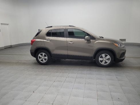 Used 2020 Chevrolet Trax LT w/ Driver Confidence Package image 11