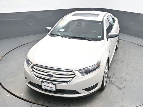 Used 2018 Ford Taurus Limited AWD/4WD image 28