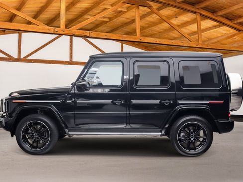 Used 2025 Mercedes-Benz G 550 image 2