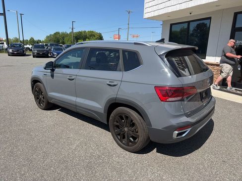Used 2023 Volkswagen Taos SE image 6