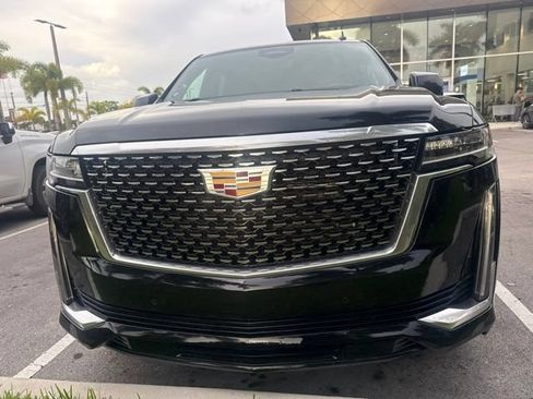 Used 2024 Cadillac Escalade ESV Premium Luxury w/ Performance Package AWD/4WD image 2