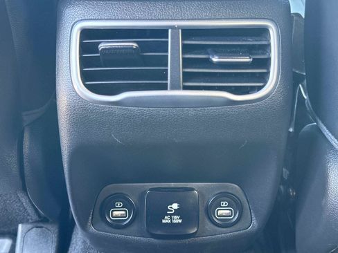 Used 2023 Hyundai Santa Fe Limited AWD/4WD image 18