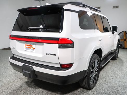 Used 2024 Lexus GX 550 w/ Accessory Package (31) AWD/4WD image 7