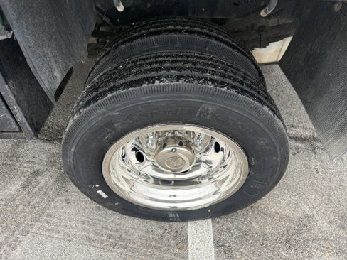 Used 2008 Ford F550 4x4 Regular Cab Super Duty image 7