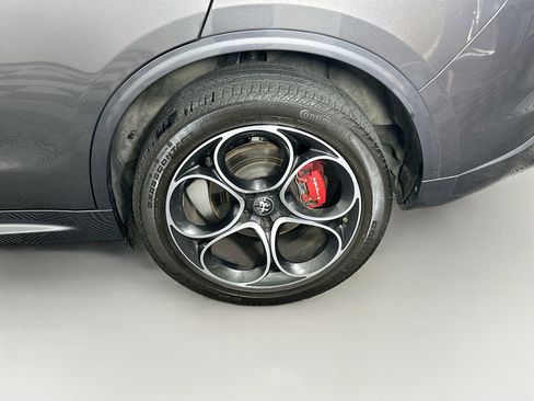 Used 2023 Alfa Romeo Stelvio Veloce AWD/4WD image 11