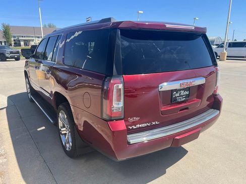 Used 2020 GMC Yukon XL Denali w/ Denali Ultimate Package AWD/4WD image 6