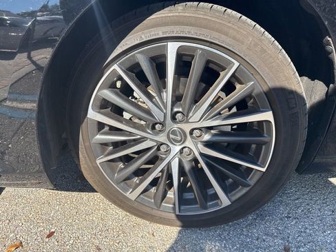 Certified 2023 Lexus ES 350 w/ Premium Package image 11