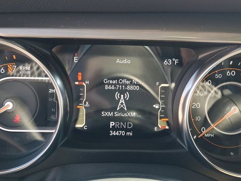 Used 2022 Jeep Wrangler Unlimited Sahara w/ Cold Weather Group image 19