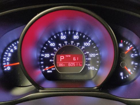 Used 2019 Kia Soul FWD image 23