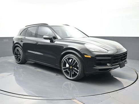 Used 2023 Porsche Cayenne Turbo image 24