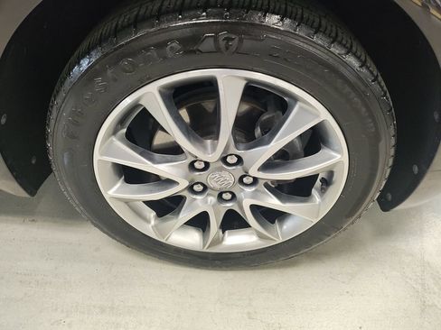 Used 2020 Buick Envision Essence w/ Experience Buick Package FWD image 4