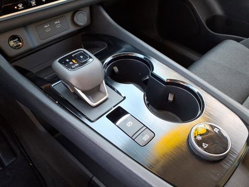 Used 2024 Nissan Rogue SV image 26