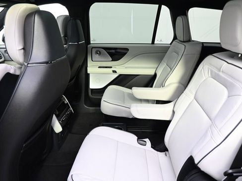 New 2026 Lincoln Aviator Black Label w/ Jet Appearance Package AWD/4WD image 21