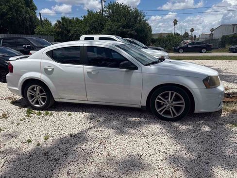Used 2014 Dodge Avenger SE w/ Rallye Appearance Group FWD image 3