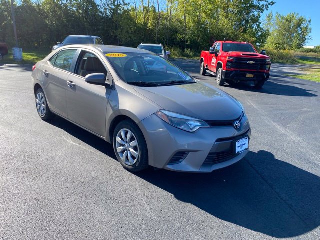 Used 2015 Toyota Corolla LE FWD image 3