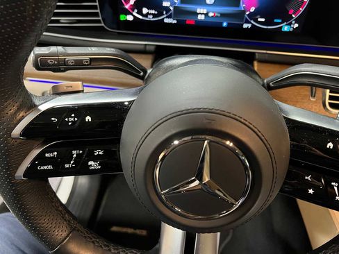 Certified 2024 Mercedes-Benz GLS 580 4MATIC image 28