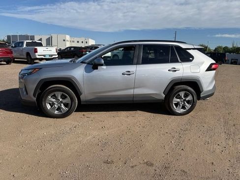 Used 2025 Toyota RAV4 LE AWD/4WD image 2