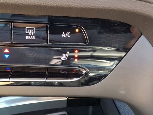 Used 2023 Buick Envision Essence w/ Technology Package I AWD/4WD image 25