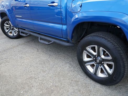 Used 2016 Toyota Tacoma Limited RWD image 6