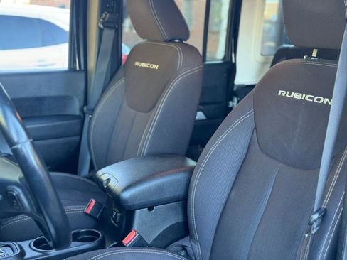 Used 2014 Jeep Wrangler Unlimited Rubicon image 14