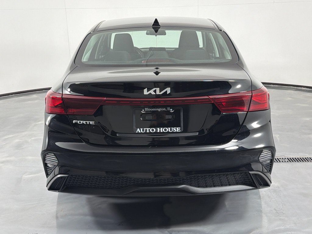 Used 2024 Kia Forte LXS FWD image 6