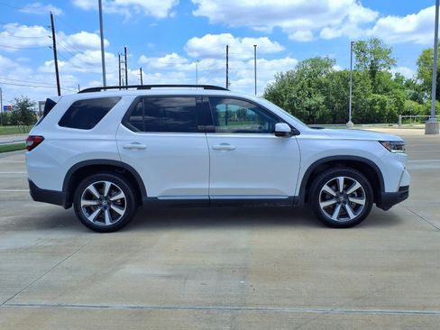 Used 2025 Honda Pilot Touring image 8