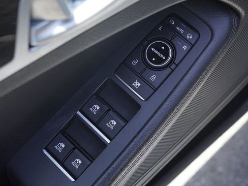 Used 2016 Hyundai Genesis 3.8 RWD image 9
