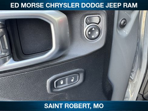 Used 2020 Jeep Gladiator Rubicon w/ Cold Weather Group AWD/4WD image 19