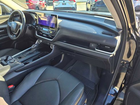 Used 2024 Toyota Grand Highlander XLE image 12