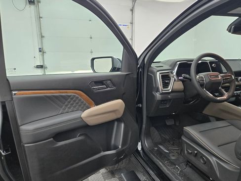 New 2026 GMC Canyon Denali w/ LPO, Denali Black Edition image 20
