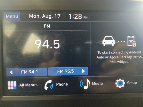 Used 2025 Hyundai Elantra SE FWD image 25
