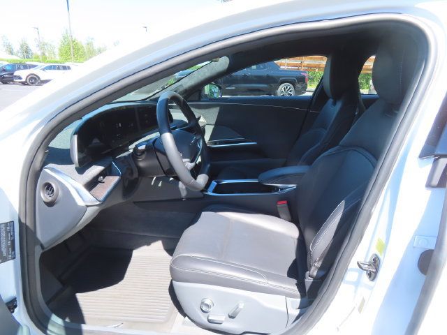 Used 2024 Lucid Air Pure RWD image 11