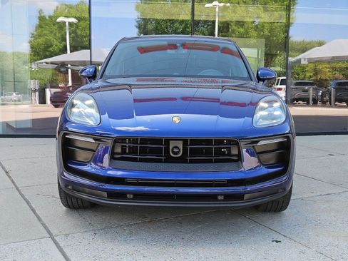 Certified 2026 Porsche Macan AWD/4WD image 6