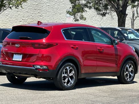 Used 2022 Kia Sportage LX FWD image 2