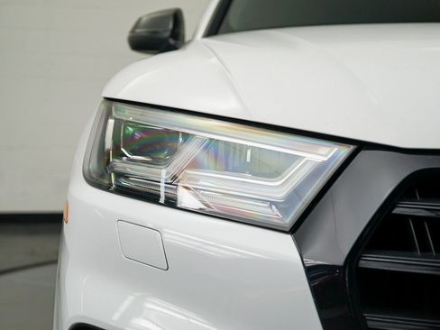 Used 2020 Audi SQ5 Premium Plus w/ Premium Plus Package image 13