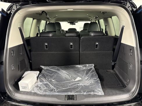 New 2026 Nissan Armada SV image 32