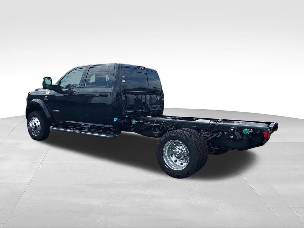 New 2026 RAM 5500 4x4 Crew Cab w/ Laramie Trim Package image 3