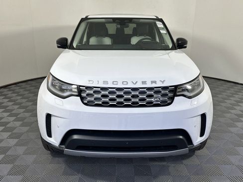 Used 2025 Land Rover Discovery S image 4